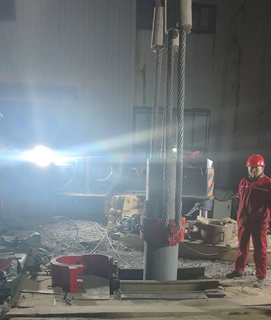 攻坚克难显担当  ——一八五公司完成一煤矿投料井修复工程纪实