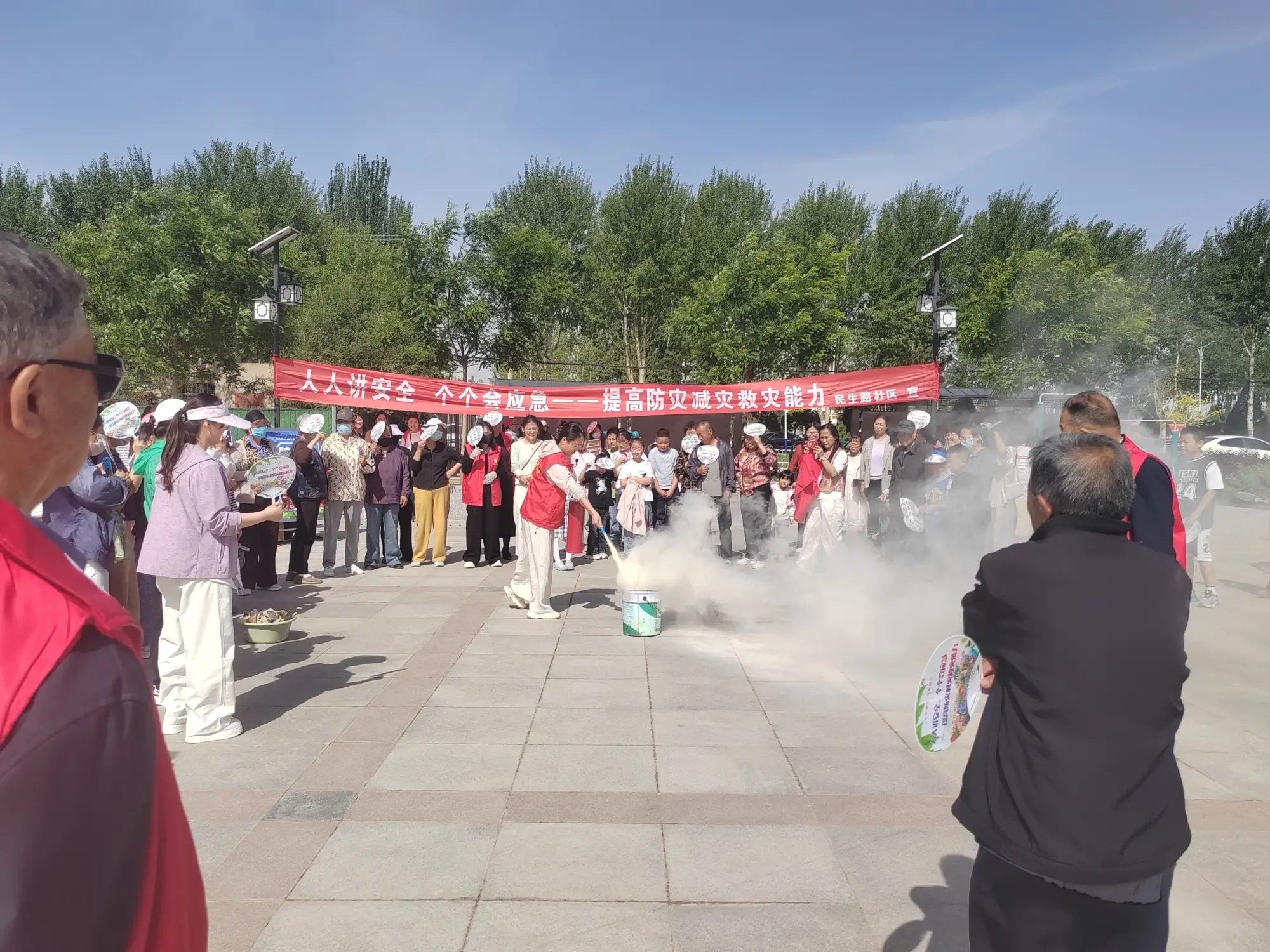 靖边民生路社区：筑牢安全防线 共建和谐家园