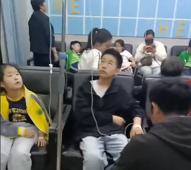 河南尉氏县多人出现呕吐腹泻，市民疑与自来水有关，官方介入调查原因未明