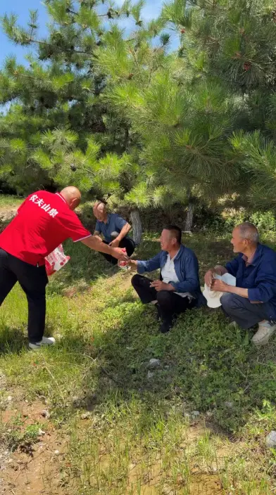 一瓶清泉润心田，致敬耕耘助丰收——农夫山泉联合礼泉县文旅局开展夏收公益送水行动