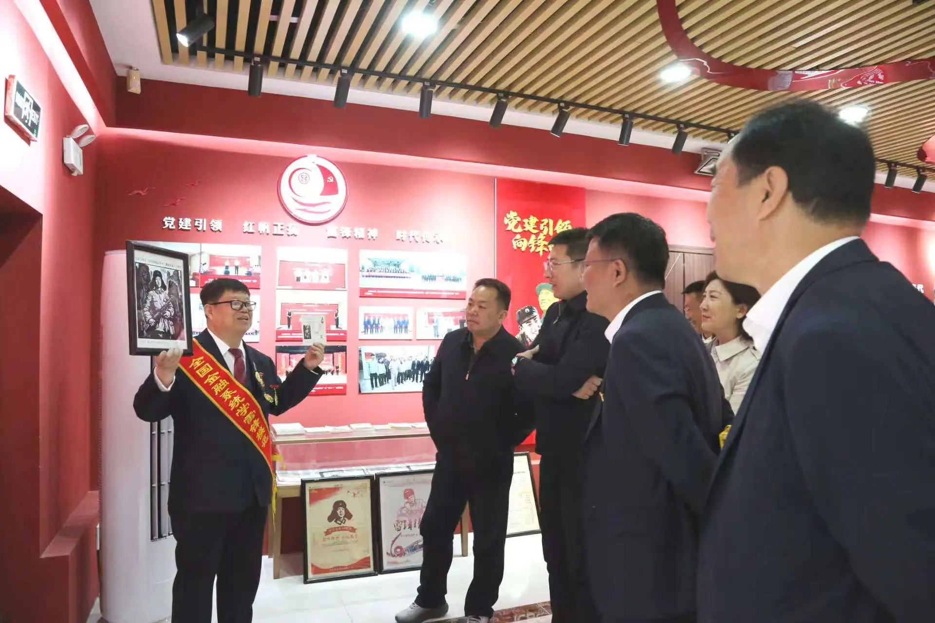 学雷锋模范王建国圆满完成辽宁工行系统《人民满意 向“锋”而行——行走的思政课》宣讲任务