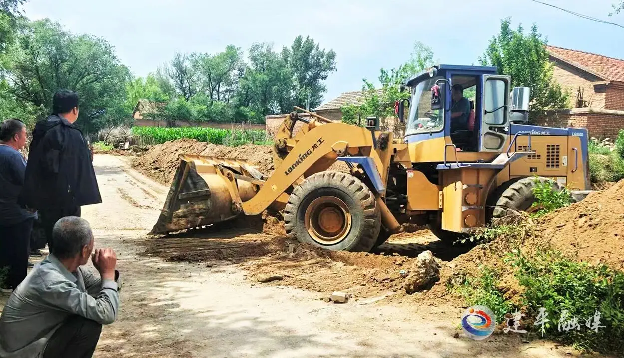 建平县奎德素镇：清淤疏渠保畅通 防汛备汛护安全