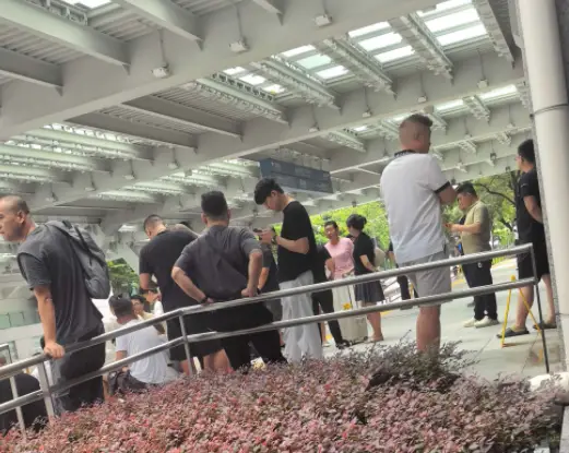 上百散客深圳水贝买银条难发货，警方：供货商被刑拘 涉案金额约1.3亿元