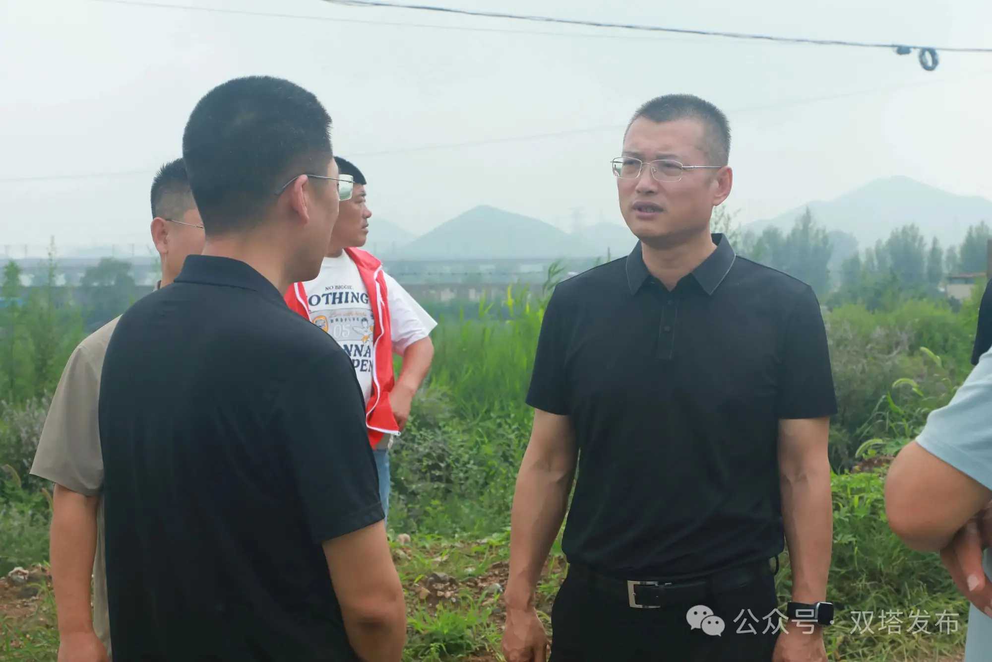 双塔区委书记高飞带队赴桃花吐镇林四家子村、荒地村和他拉皋镇，实地督导检查防汛备汛工作
