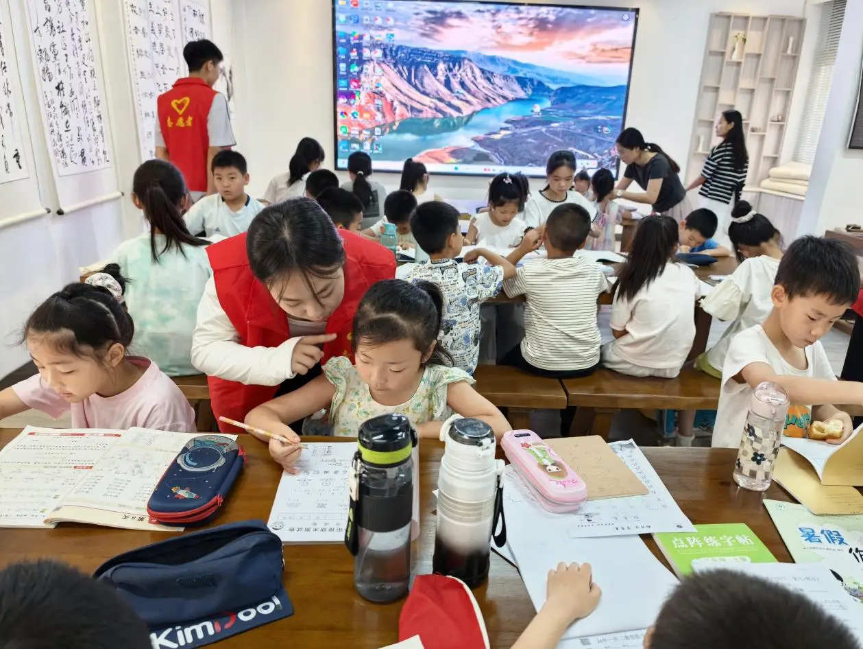 旬阳市城关镇：“护苗”起航，筑梦一夏 ——城关党家坝社区2026年暑期“护苗成长营”暖心开班