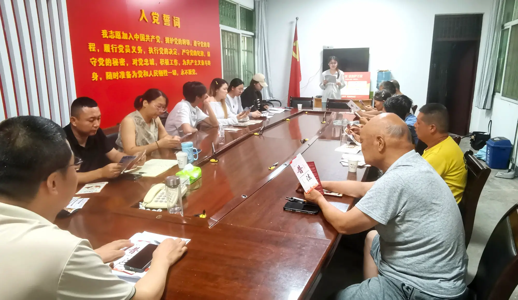 西法大学子走进杨凌乡村 把普法课堂搬到村民家门口 