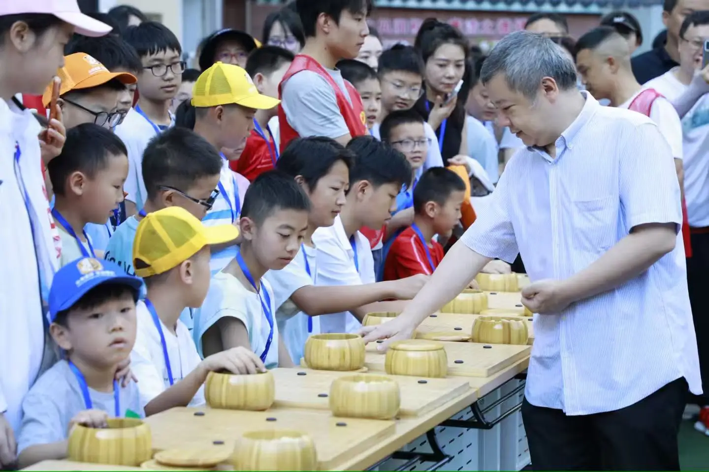 全国各地少年棋手齐聚“长寿镇坪”