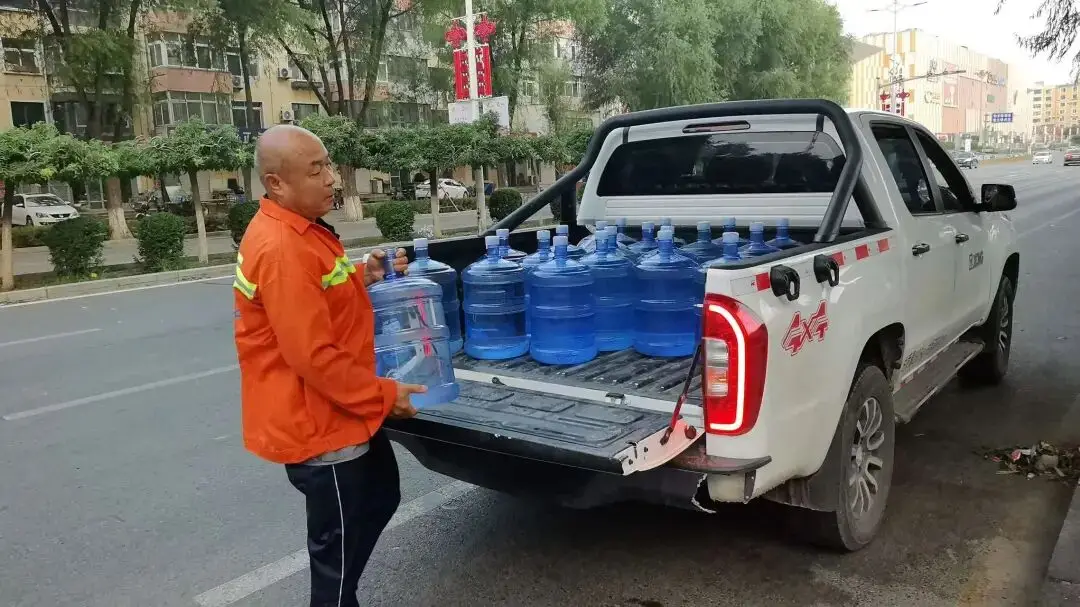 炎炎夏日送清凉，心系一线护安康——朝阳环境集团道路机扫分公司开展夏日送清凉活动