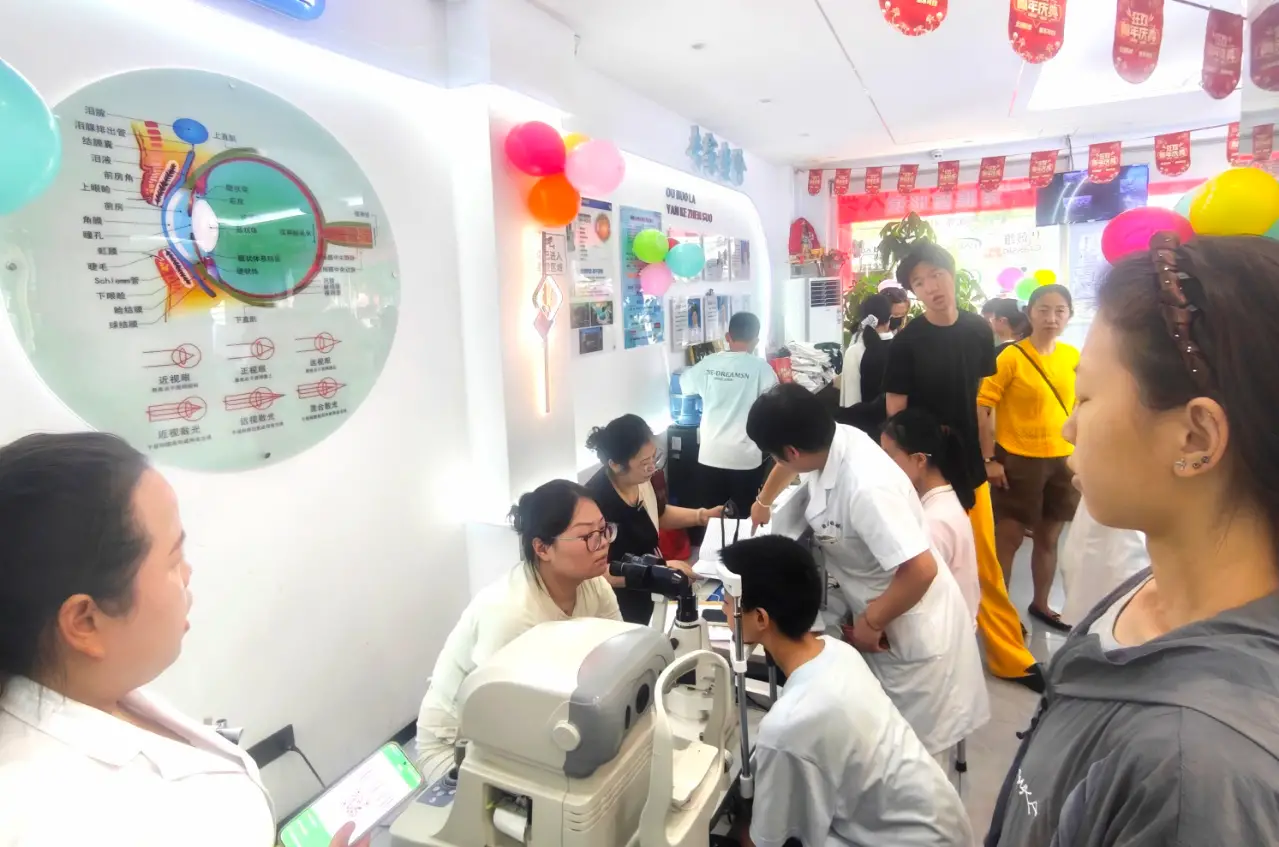 匠心十五载 护眼伴你行 杨凌欧若拉视光中心开展暑期护眼行动受赞誉
