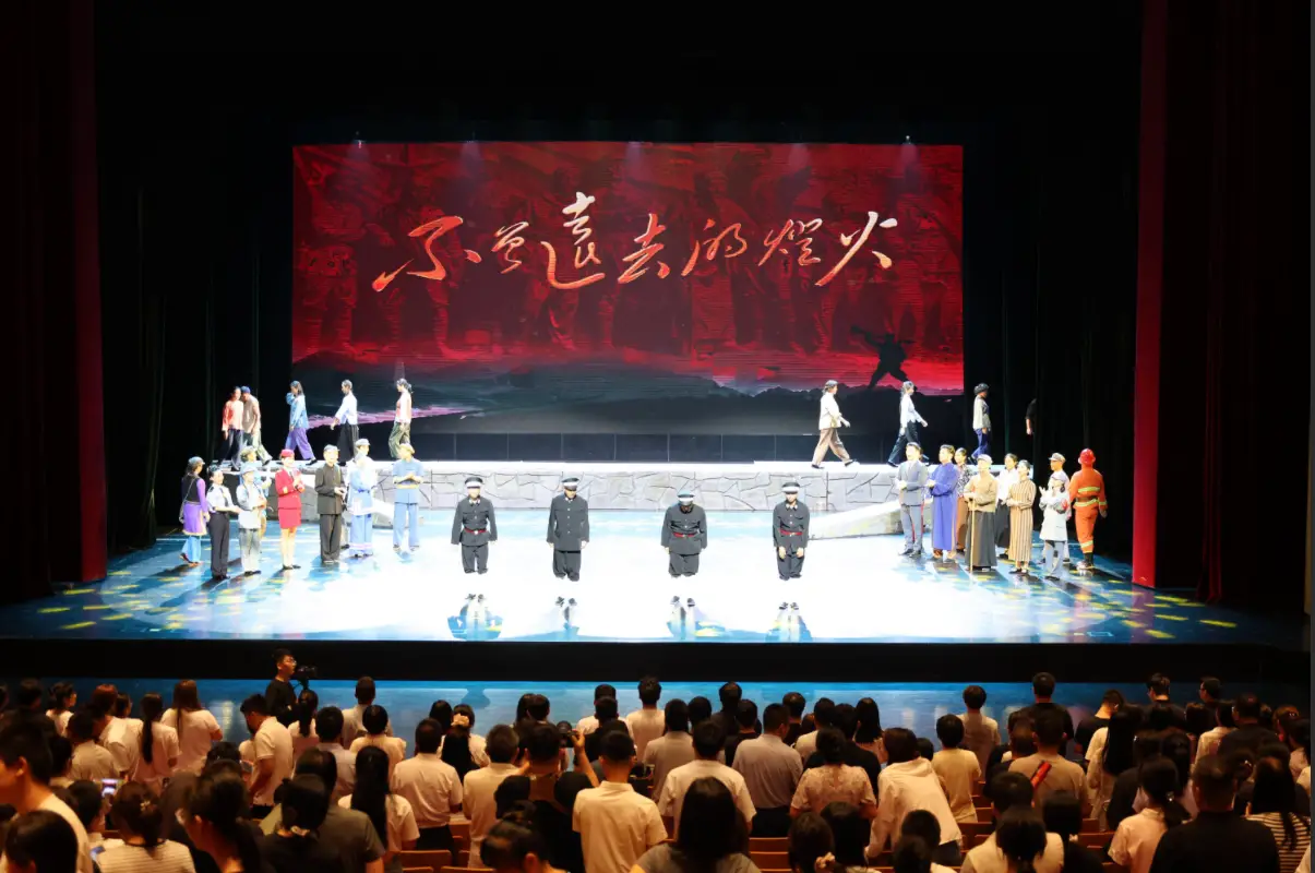灯火传三秦 清风润麟州——2026年“廉洁文化三秦行”巡演走进神木 