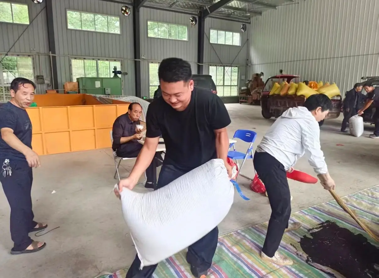 汉中市南郑区一村支书在防汛工作中不幸遇难，危急时刻还在助他人脱困