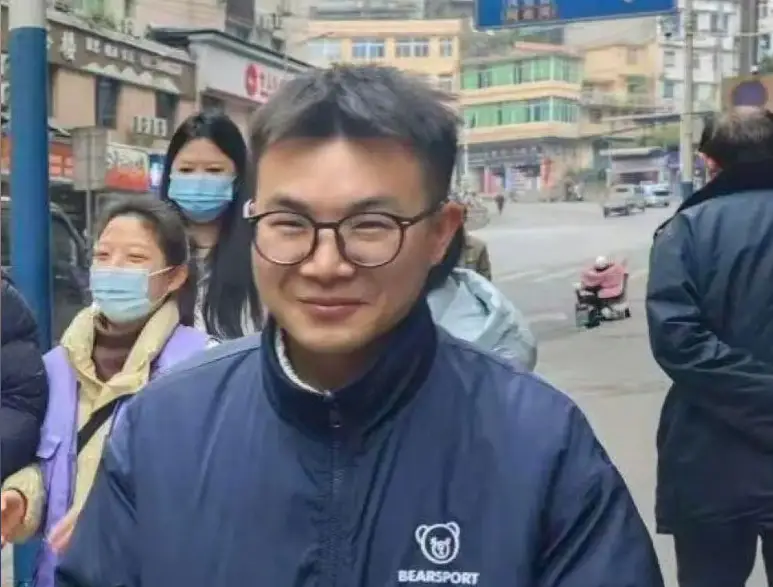 龚宝冬烈士安葬仪式今日举行