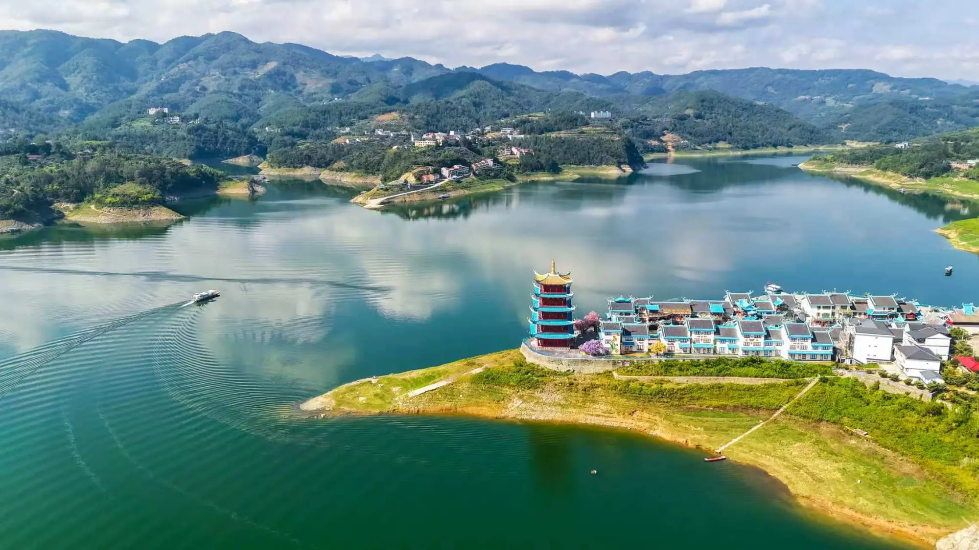9月1日—9月30日，全国师生免门票畅玩瀛湖