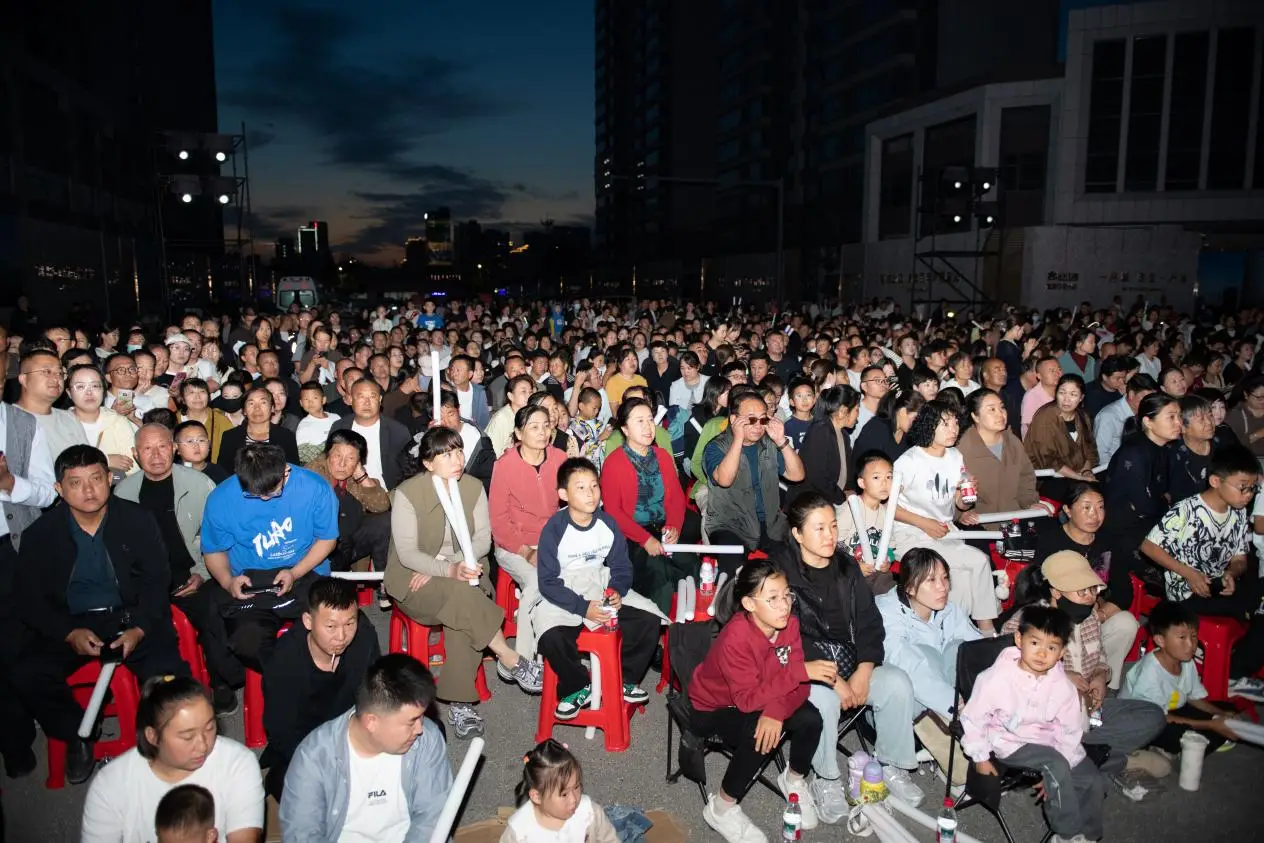 延长石油首个人居作品亮相群星联欢与业主共鉴国企匠心