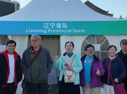 谁家助威团这么拼？ 辽宁亲友为沿黄自行车赛选手打call “奋力前行，向着希望出发”