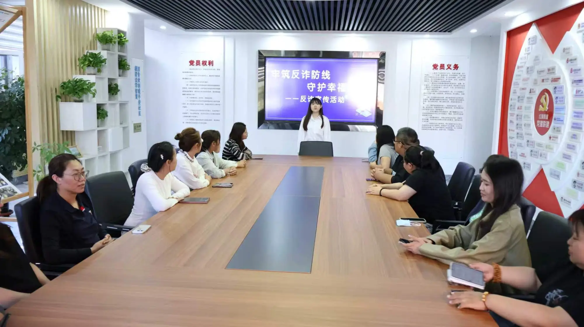   筑牢金融安全防线反洗钱宣传在行动  ——太平财险吉林分公司走进长春市朝阳区红旗街道德昌社区开展反洗钱知识普法宣传活动