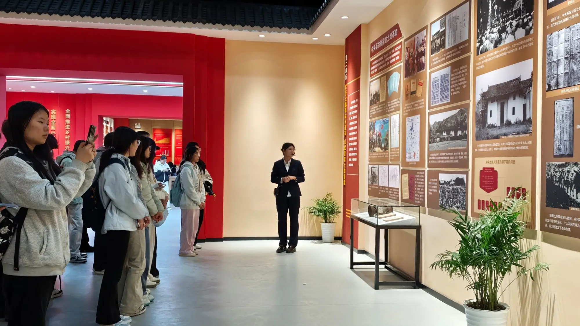 “窑洞烛火・三农华章”系列红色教育活动为陕农大农高会会客厅带来别样精彩